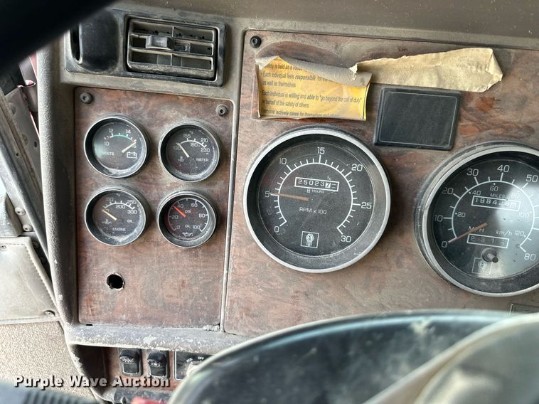 image for item DS4245 2001 Kenworth ready mix truck