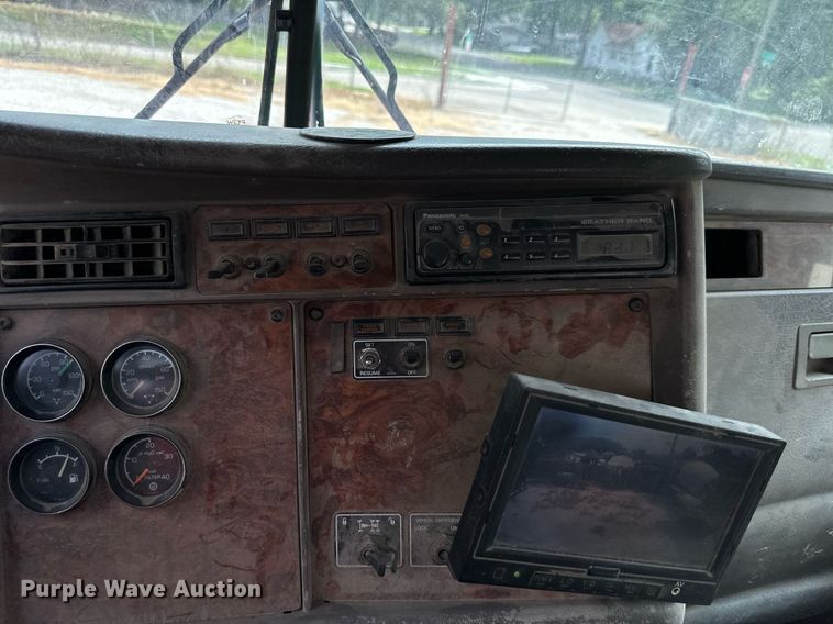 image for item DS4245 2001 Kenworth ready mix truck