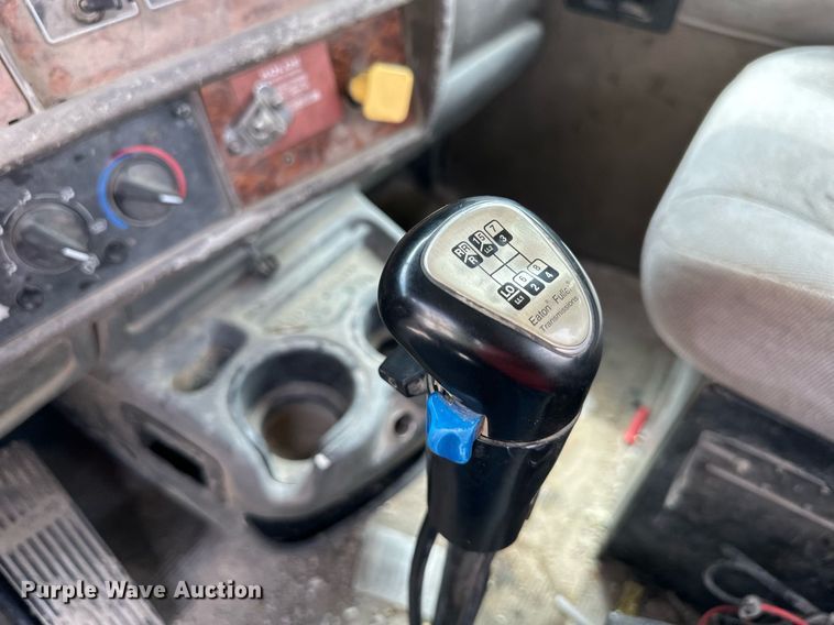 image for item DS4245 2001 Kenworth ready mix truck