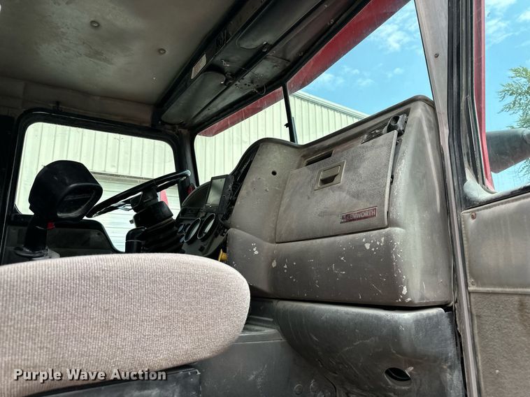 image for item DS4245 2001 Kenworth ready mix truck