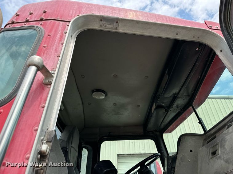 image for item DS4245 2001 Kenworth ready mix truck