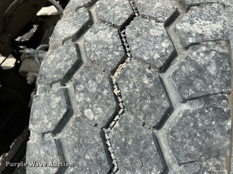 image for item DS4245 2001 Kenworth ready mix truck