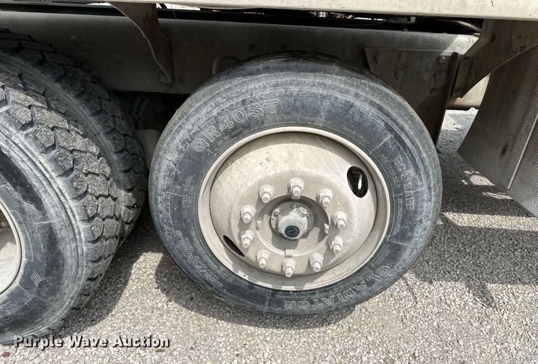 image for item DS4245 2001 Kenworth ready mix truck