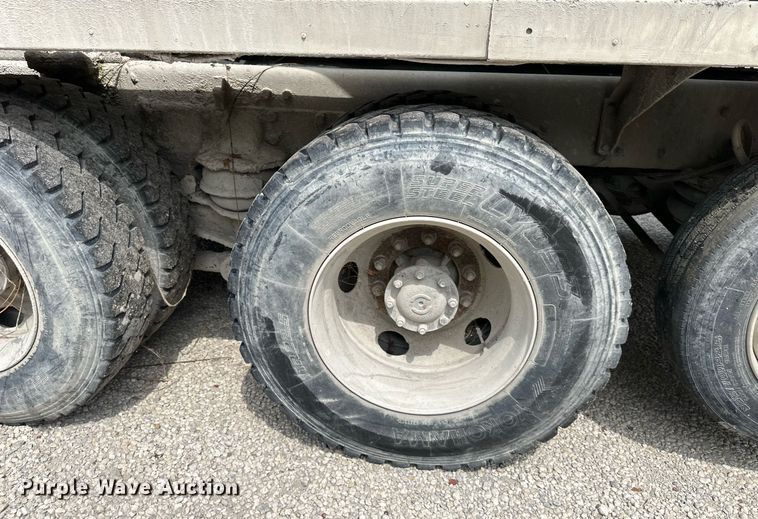 image for item DS4245 2001 Kenworth ready mix truck