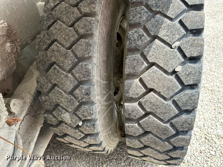 image for item DS4245 2001 Kenworth ready mix truck