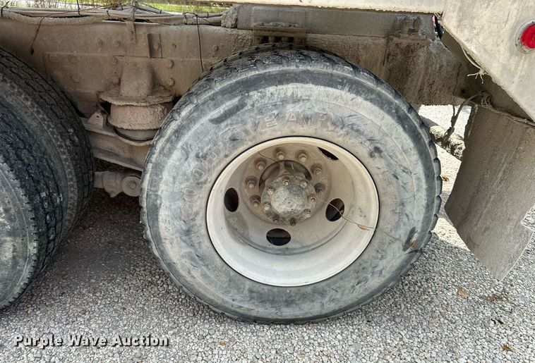 image for item DS4245 2001 Kenworth ready mix truck