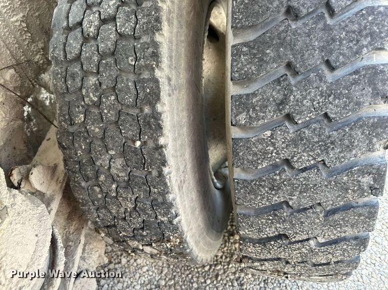 image for item DS4245 2001 Kenworth ready mix truck