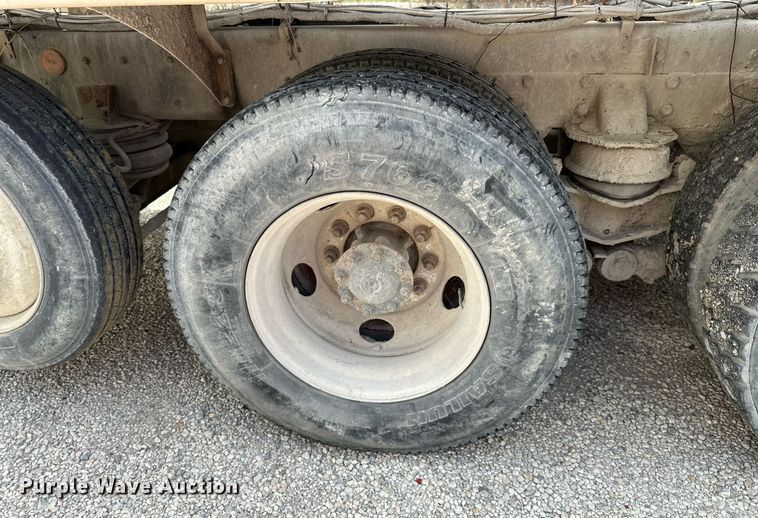 image for item DS4245 2001 Kenworth ready mix truck