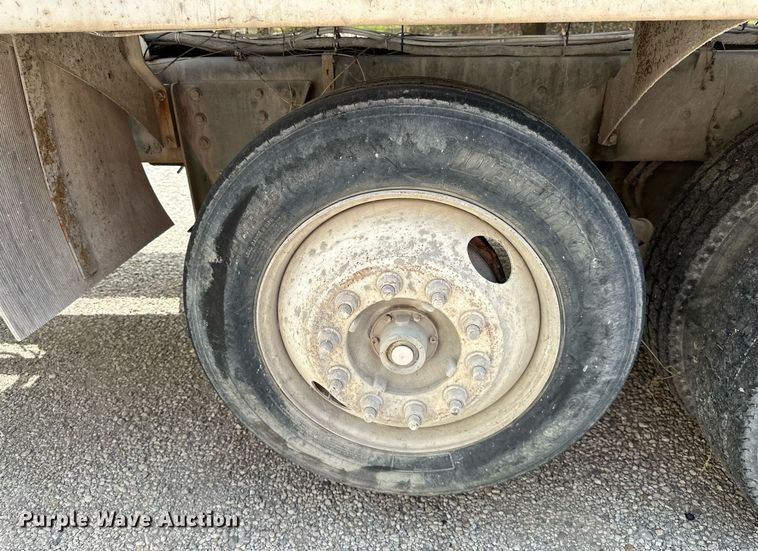 image for item DS4245 2001 Kenworth ready mix truck