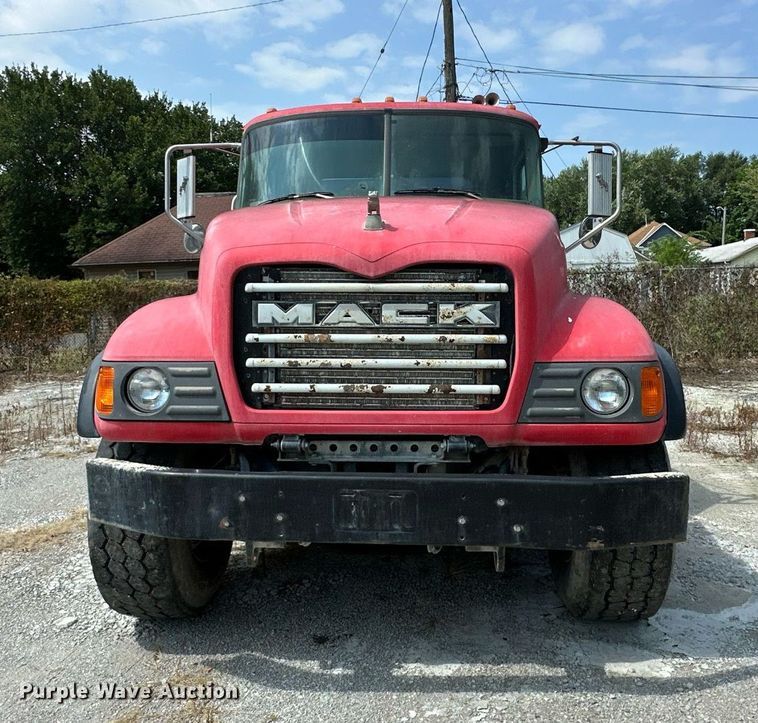 image for item DS4246 2005 Mack CV713 ready mix truck