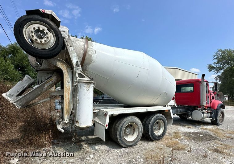 image for item DS4246 2005 Mack CV713 ready mix truck