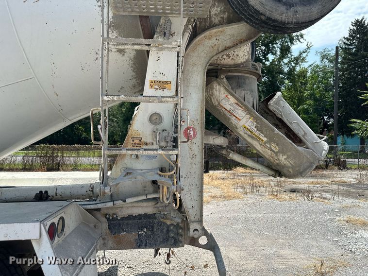 image for item DS4246 2005 Mack CV713 ready mix truck