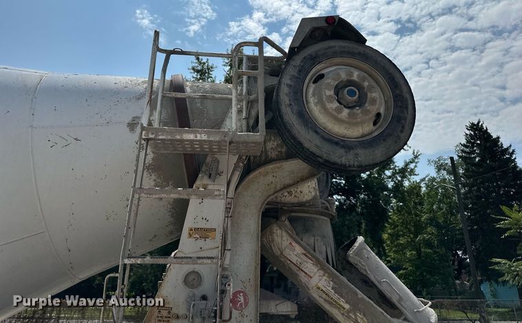 image for item DS4246 2005 Mack CV713 ready mix truck