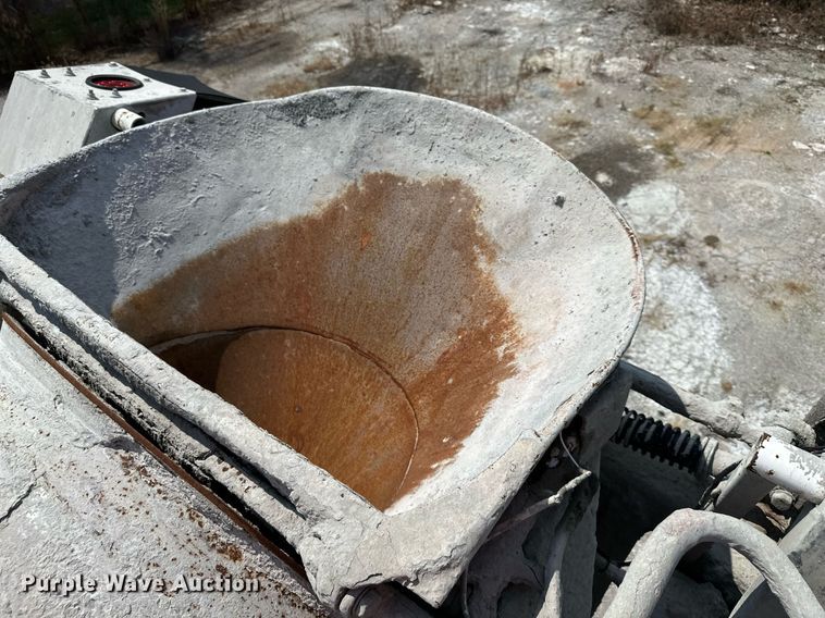 image for item DS4246 2005 Mack CV713 ready mix truck