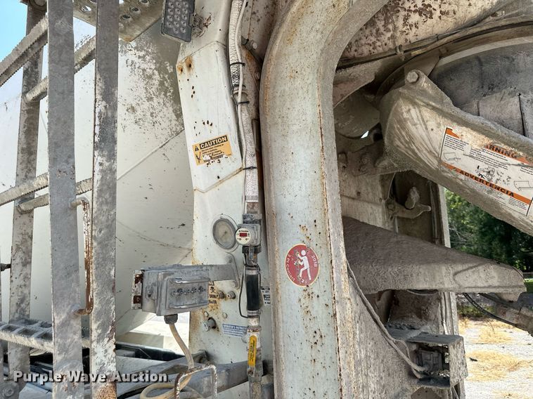 image for item DS4246 2005 Mack CV713 ready mix truck