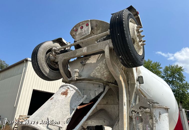 image for item DS4246 2005 Mack CV713 ready mix truck