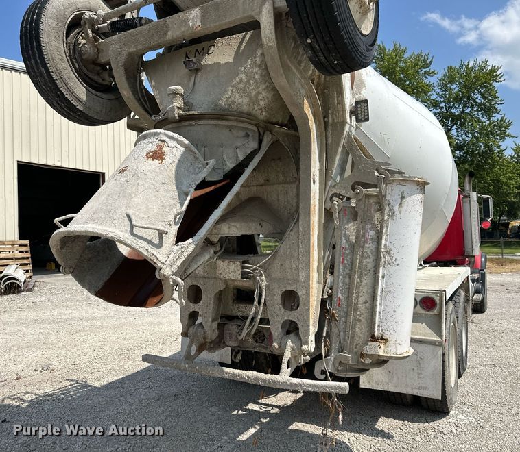 image for item DS4246 2005 Mack CV713 ready mix truck