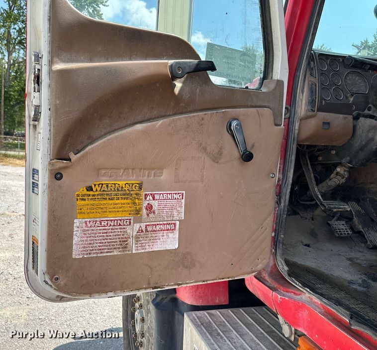 image for item DS4246 2005 Mack CV713 ready mix truck