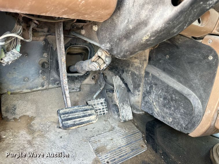 image for item DS4246 2005 Mack CV713 ready mix truck