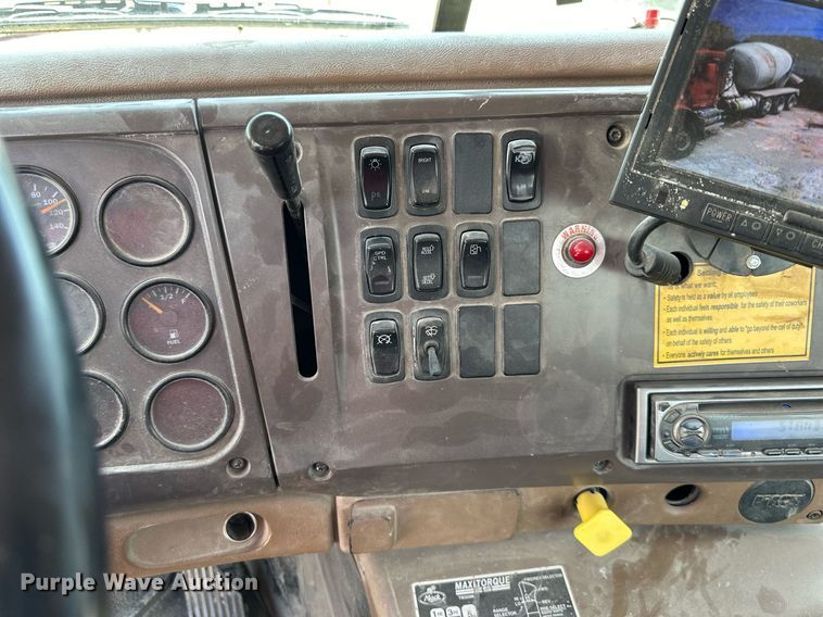 image for item DS4246 2005 Mack CV713 ready mix truck