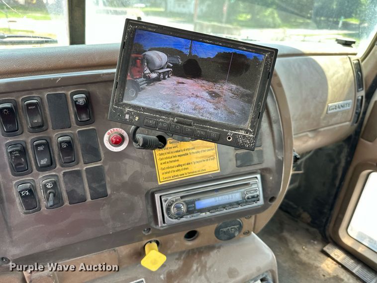 image for item DS4246 2005 Mack CV713 ready mix truck