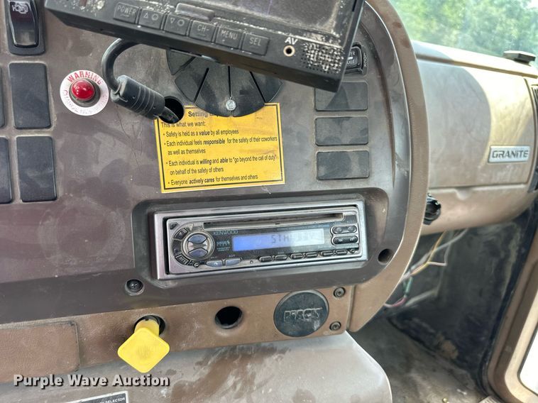 image for item DS4246 2005 Mack CV713 ready mix truck