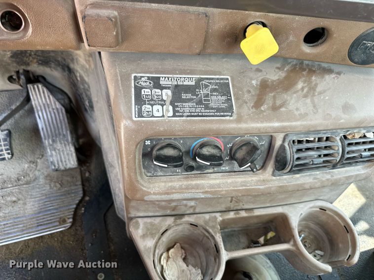 image for item DS4246 2005 Mack CV713 ready mix truck