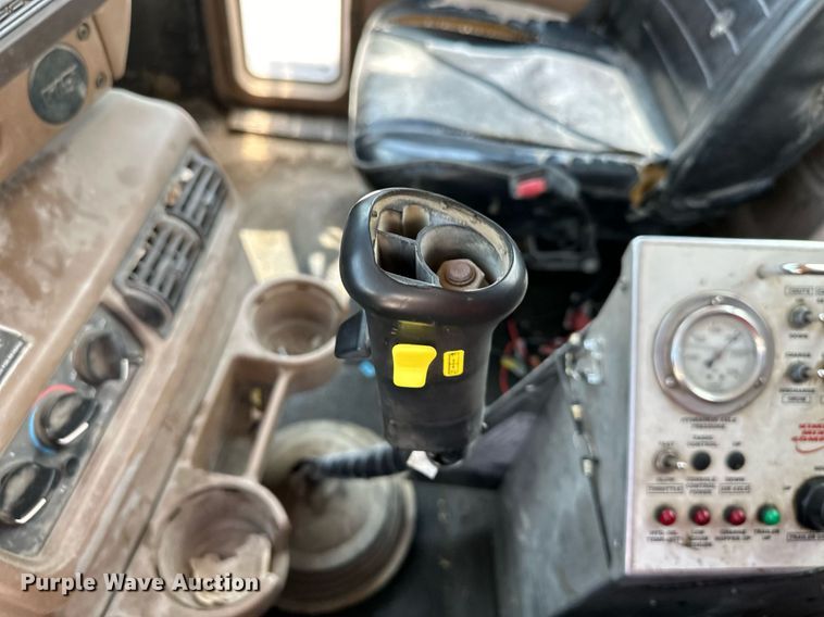 image for item DS4246 2005 Mack CV713 ready mix truck