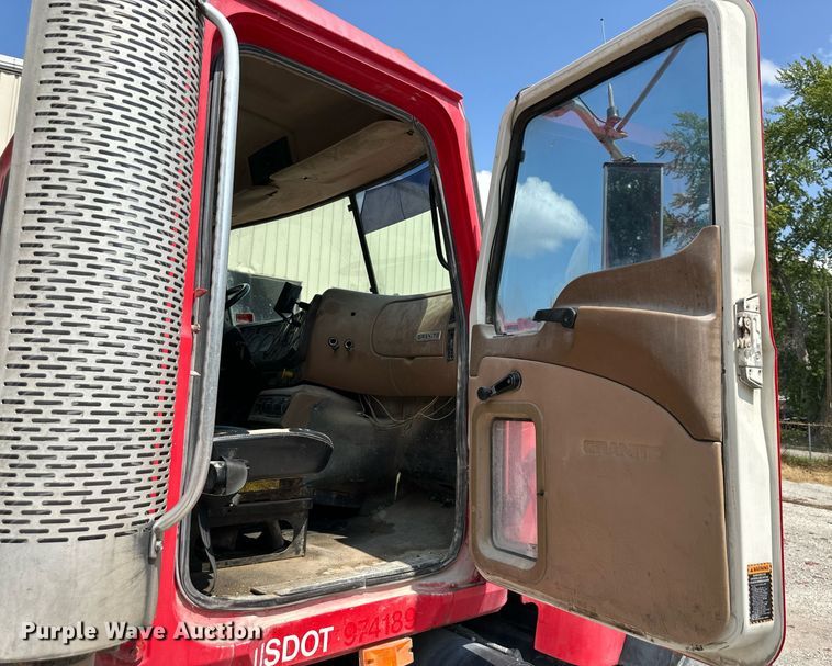 image for item DS4246 2005 Mack CV713 ready mix truck