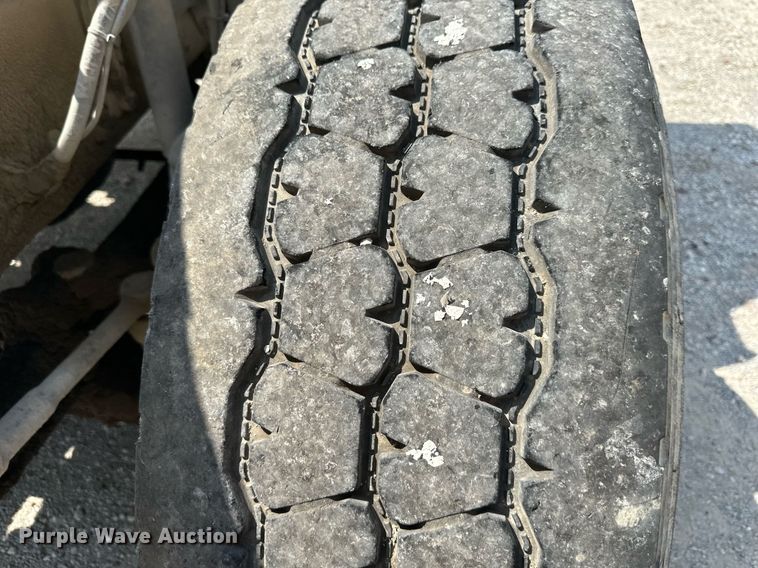 image for item DS4246 2005 Mack CV713 ready mix truck