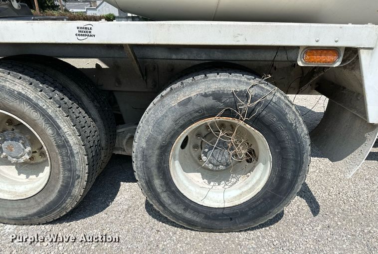 image for item DS4246 2005 Mack CV713 ready mix truck