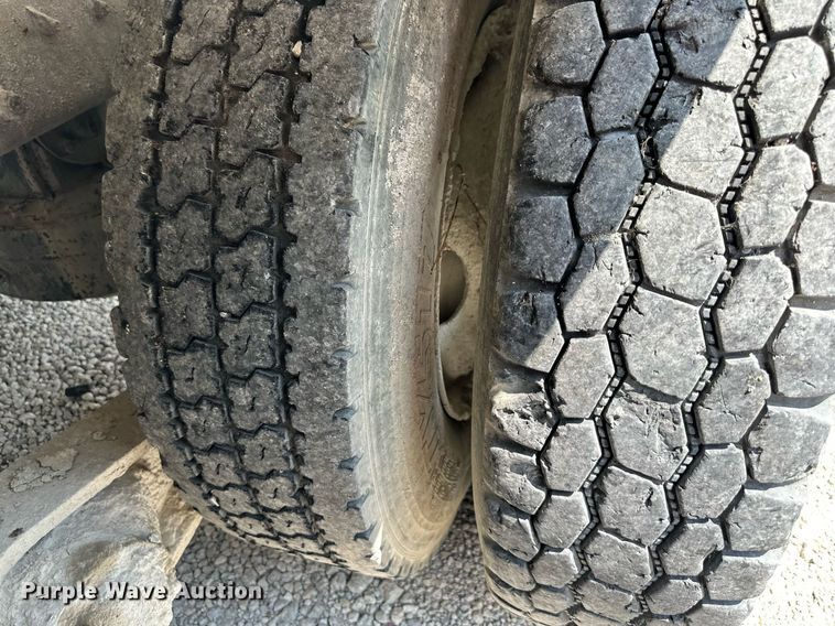 image for item DS4246 2005 Mack CV713 ready mix truck