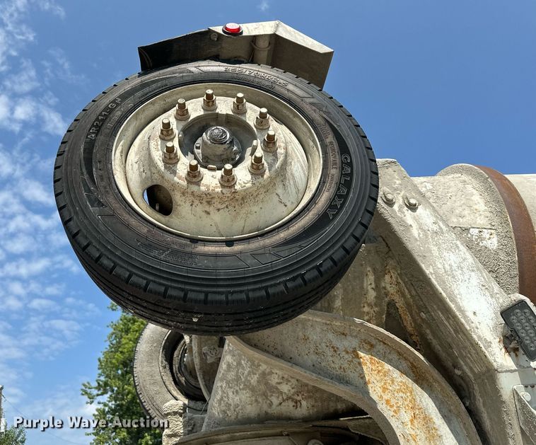 image for item DS4246 2005 Mack CV713 ready mix truck