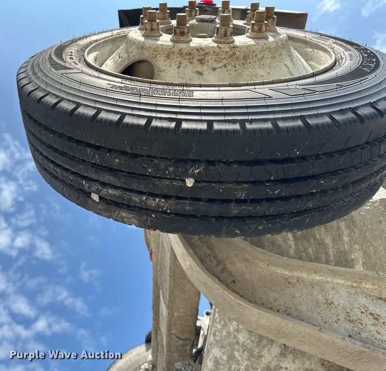 image for item DS4246 2005 Mack CV713 ready mix truck