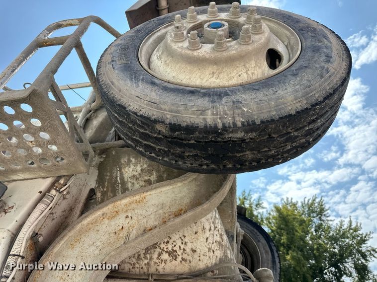 image for item DS4246 2005 Mack CV713 ready mix truck