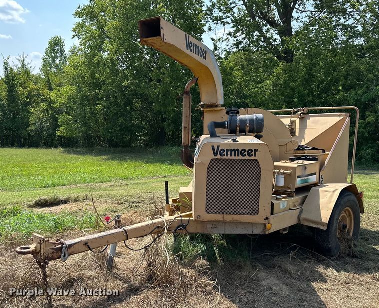 image for item DS4247 Vermeer  BC1230 wood chipper