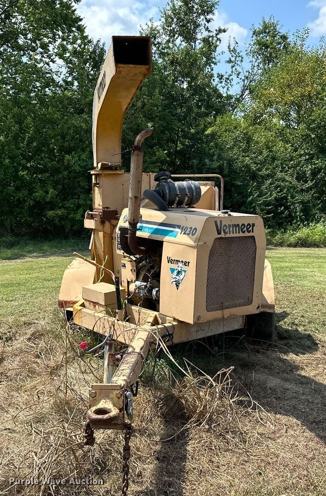 image for item DS4247 Vermeer  BC1230 wood chipper
