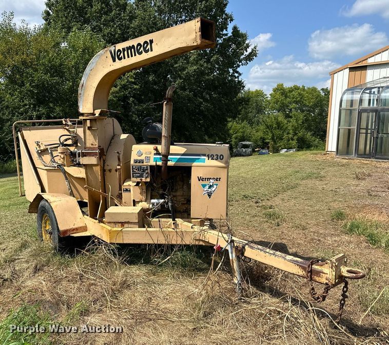 image for item DS4247 Vermeer  BC1230 wood chipper