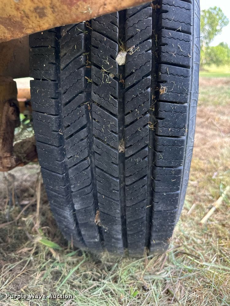 image for item DS4247 Vermeer  BC1230 wood chipper