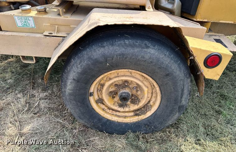 image for item DS4247 Vermeer  BC1230 wood chipper