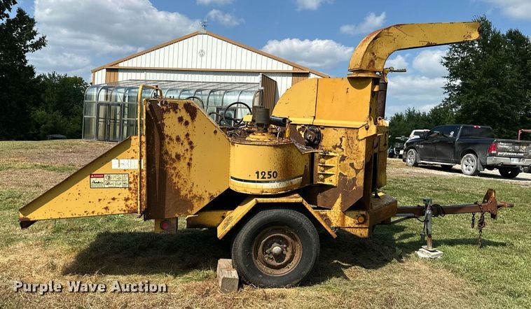 image for item DS4248 Vermeer 1250 wood chipper