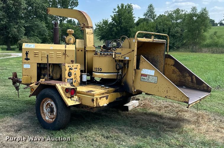 image for item DS4248 Vermeer 1250 wood chipper