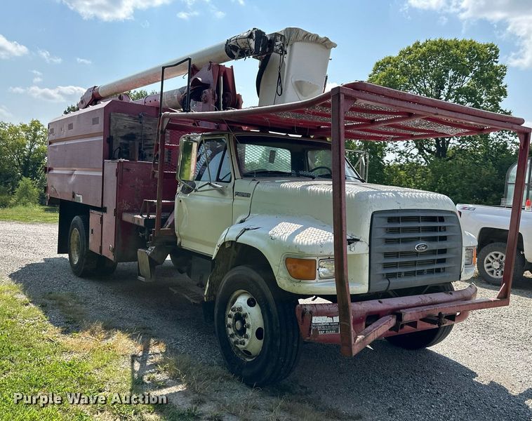 image for item DS4249 1998 Ford F800 bucket truck