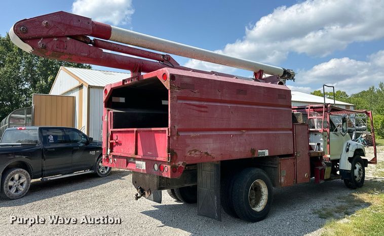 image for item DS4249 1998 Ford F800 bucket truck