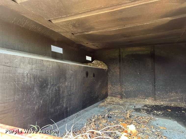 image for item DS4249 1998 Ford F800 bucket truck