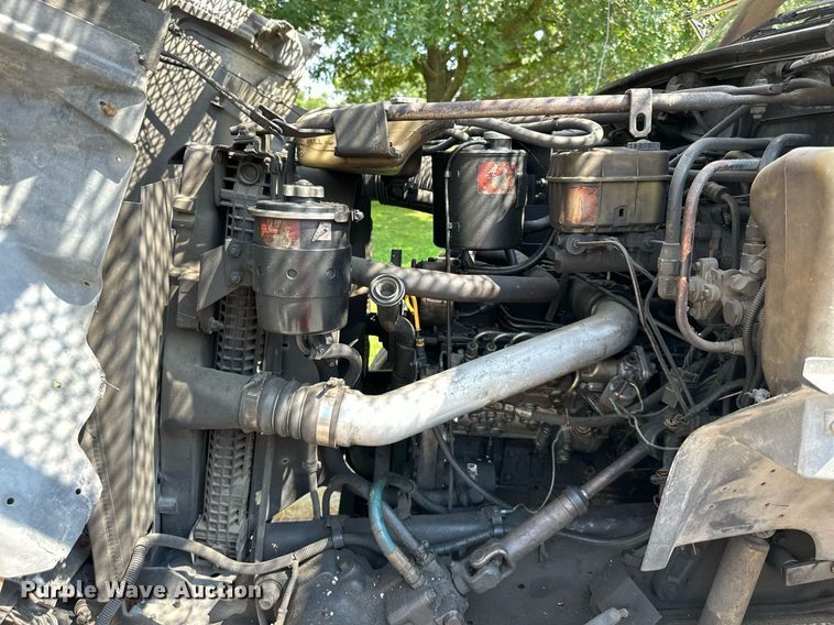 image for item DS4249 1998 Ford F800 bucket truck