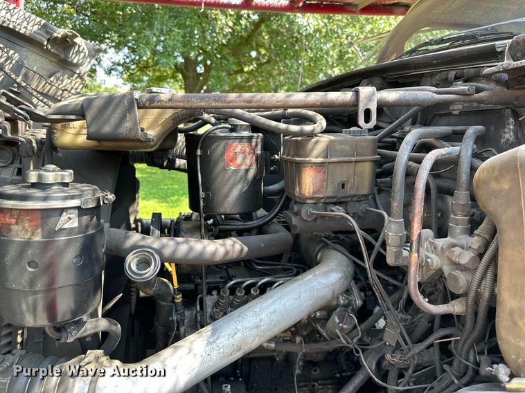 image for item DS4249 1998 Ford F800 bucket truck