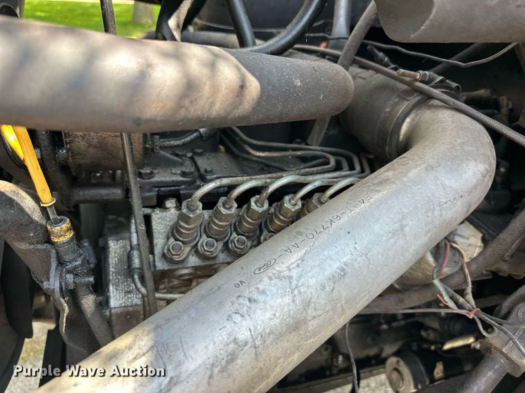 image for item DS4249 1998 Ford F800 bucket truck