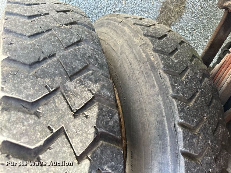 image for item DS4249 1998 Ford F800 bucket truck