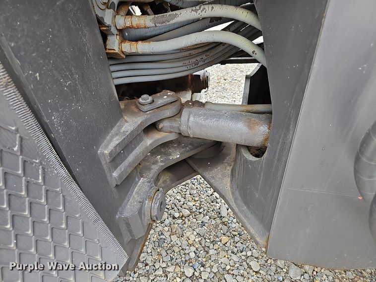 image for item DS4682 2014 Komatsu WA270-7 wheel loader